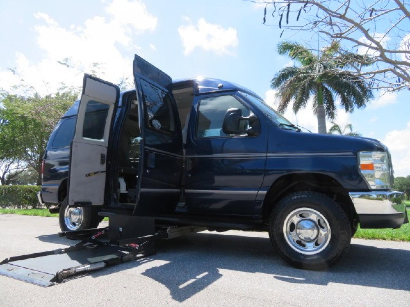2011 Dark Blue /Gray Ford E-Series Wagon E-350 XLT Super Duty (1FBNE3BS4BD) with an 6.8L V10 SOHC 20V engine, located at 4301 Oak Circle #19, Boca Raton, FL, 33431, (954) 561-2499, 26.388861, -80.084038 - Photo #46